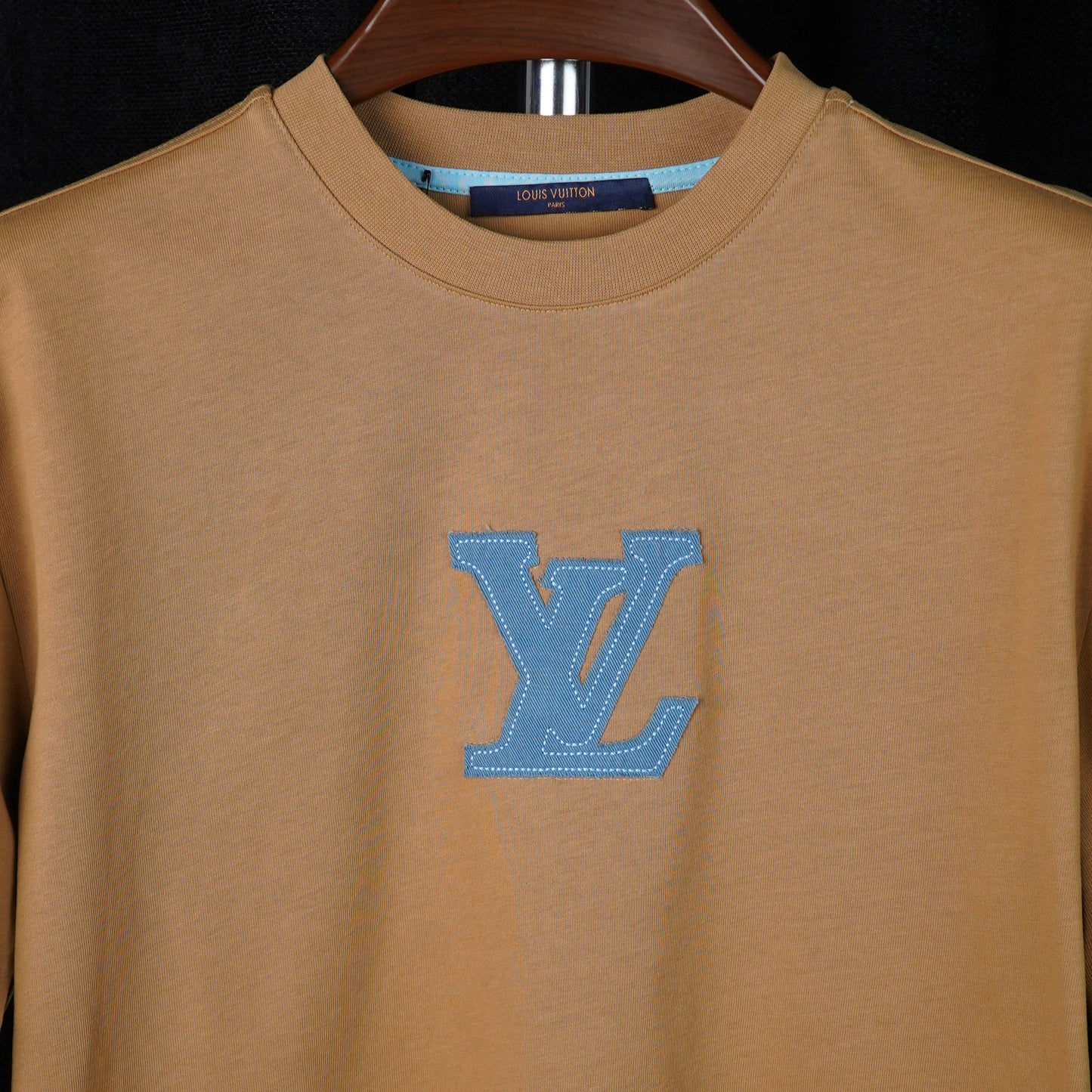 LOUIS VUTTION