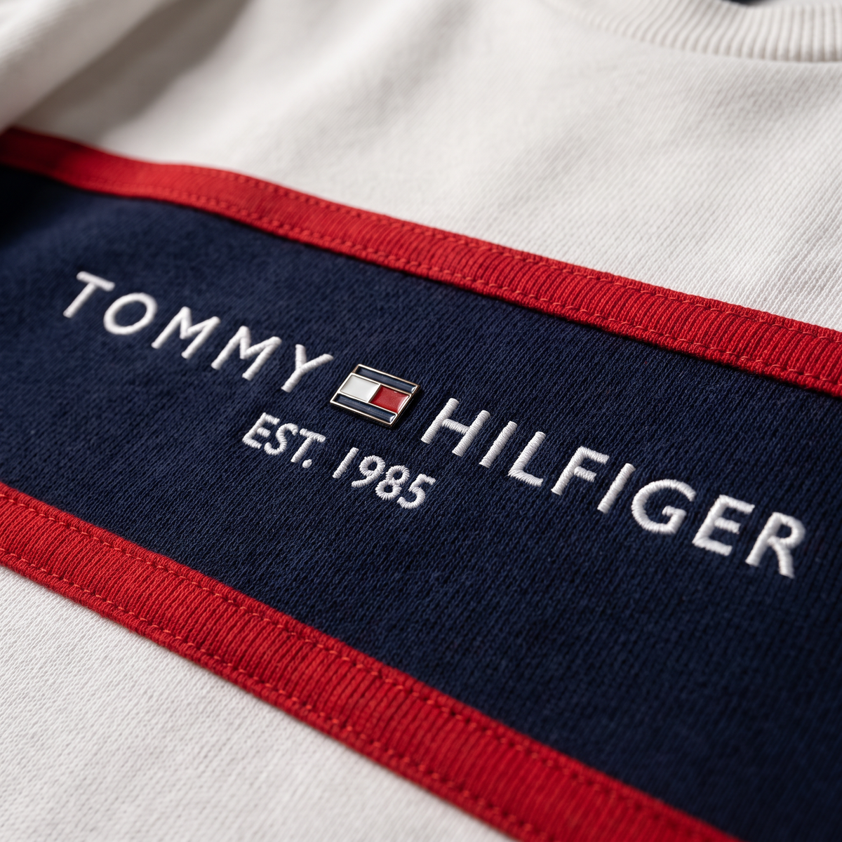 TOMMY HILFIGER