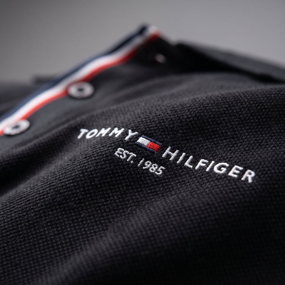 TOMMY HILFIGER